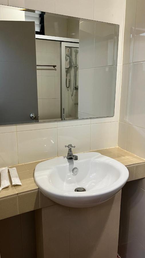 Hotel Iya 巴吞他尼 外观 照片